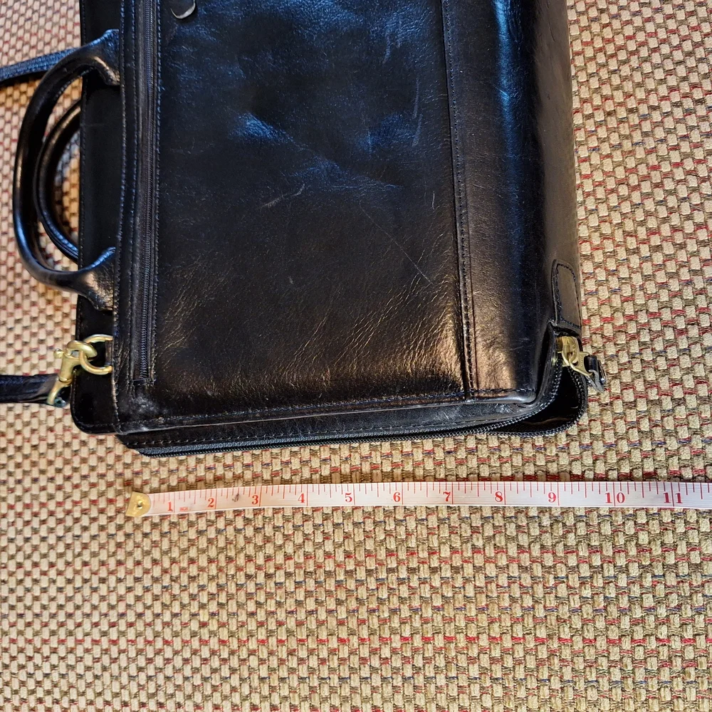 Franklin Covey Black Leather Vintage Messenger Crossbody Bag